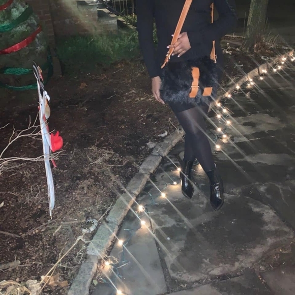 Handbags - Picture 3 of 3